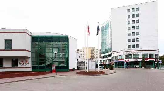 Osoby z dorobkiem zawodowym studiują krócej w Łazarskim