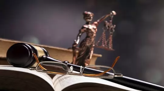 Uczelnia Łazarskiego poszerza ofertę Szkół Prawa Obcego