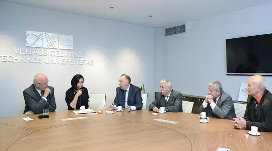 Studenci Politechniki Warszawskiej uczą na Litwie