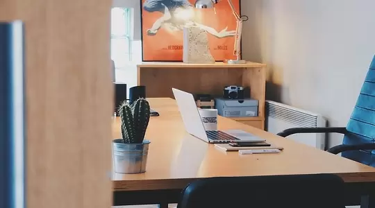 Jak przebrnąć przez zmianę pracy?