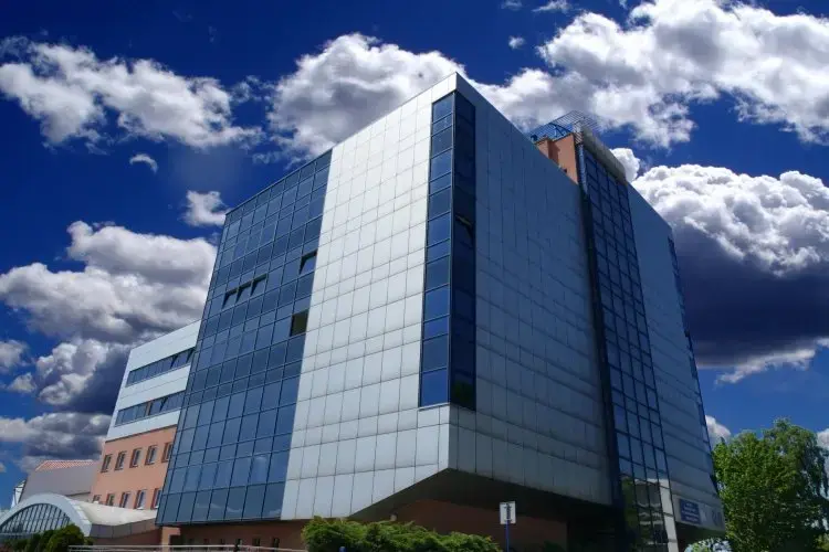 Uczelnie techniczne i mundurowe