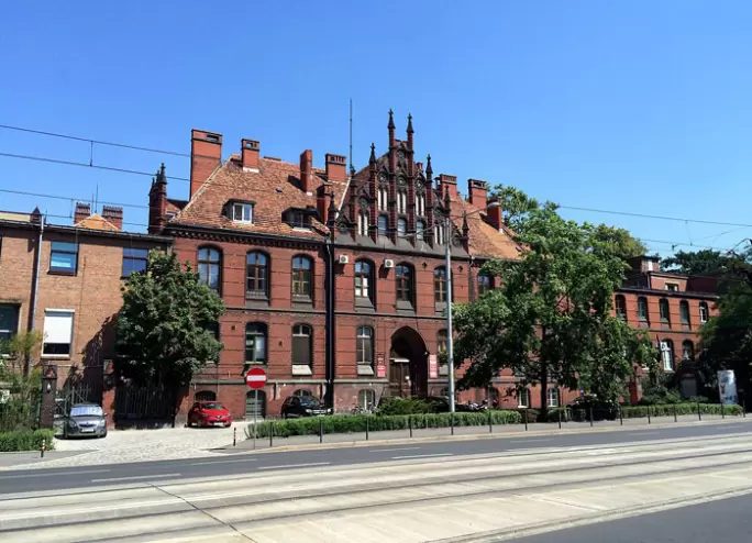 Najdroższe kierunki studiów we Wrocławiu w roku akademickim 2021/2022 