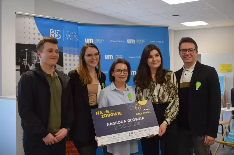 Studenci Wydziału Zarządzania UŁ na podium Hackathonu