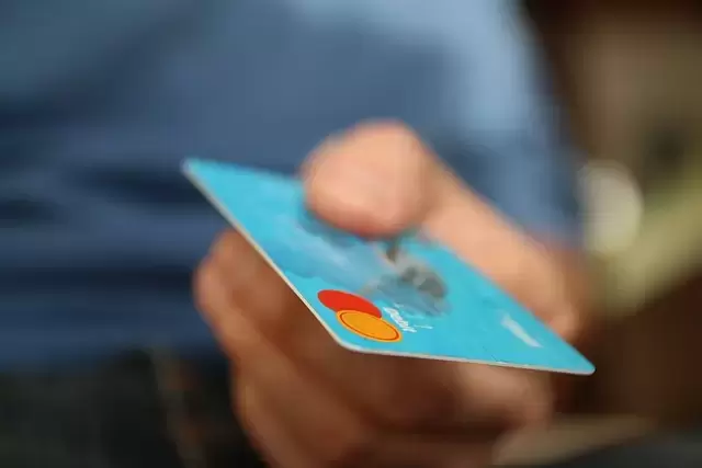 Jak działa karta kredytowa? Najistotniejsze informacje