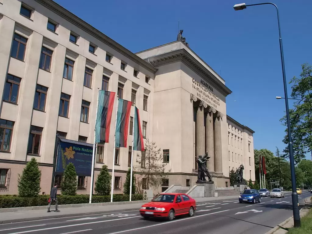 3. Akademia Górniczo-Hutnicza (AGH) im. Stanisława Staszica w Krakowie