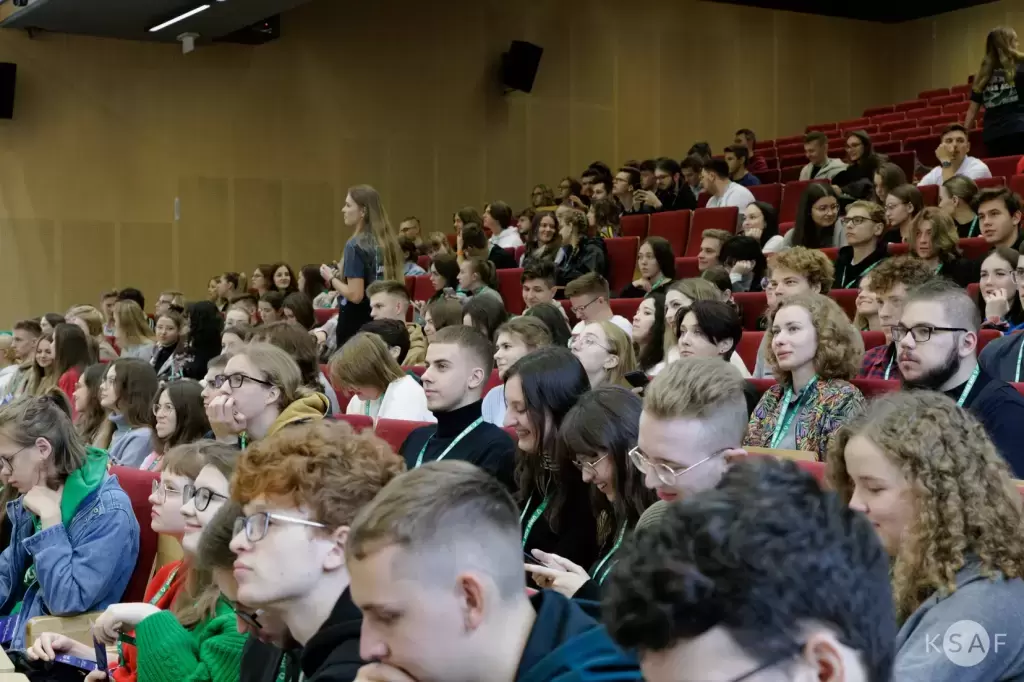 3. Akademia Górniczo-Hutnicza (AGH) im. Stanisława Staszica w Krakowie