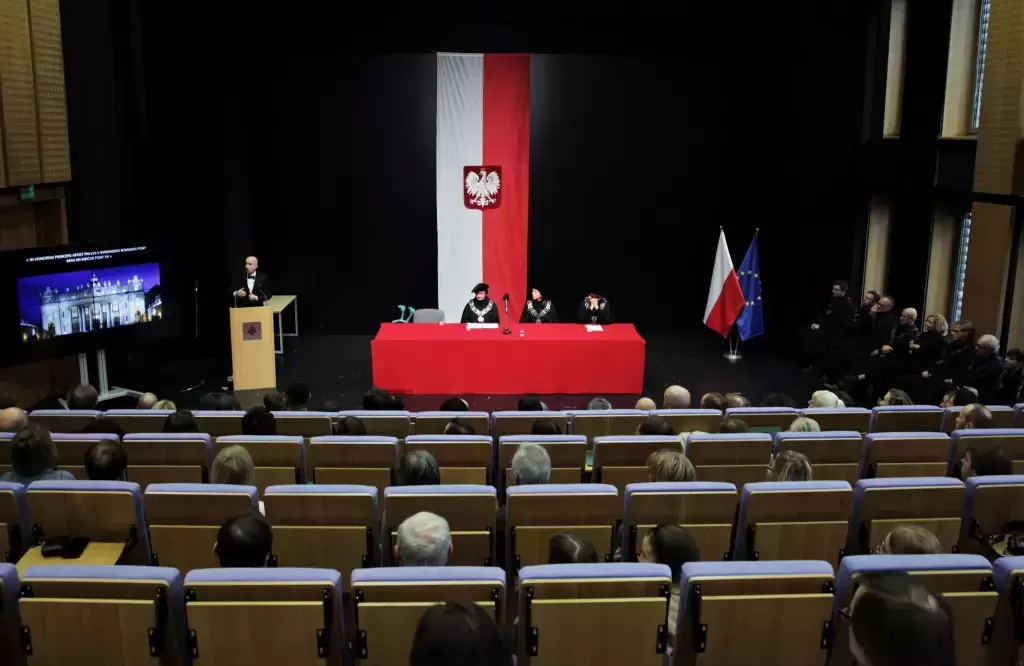 4. Akademia Sztuk Pięknych w Warszawie&nbsp;