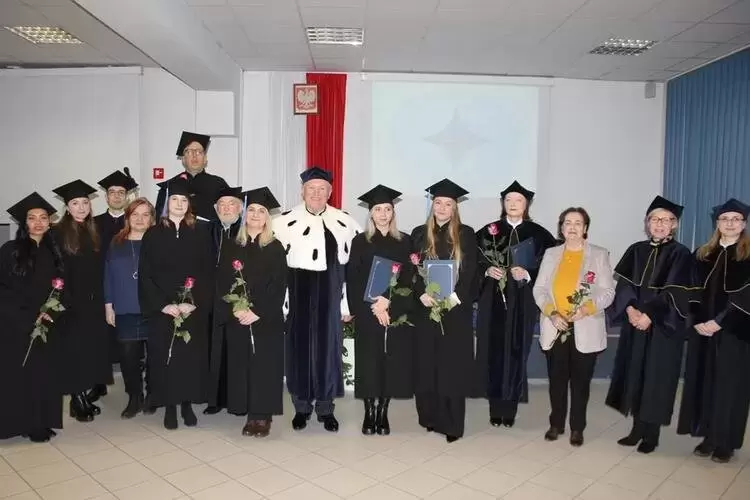 nabór zimowy na Wyższą Szkołę Turystyki i Języków Obcych