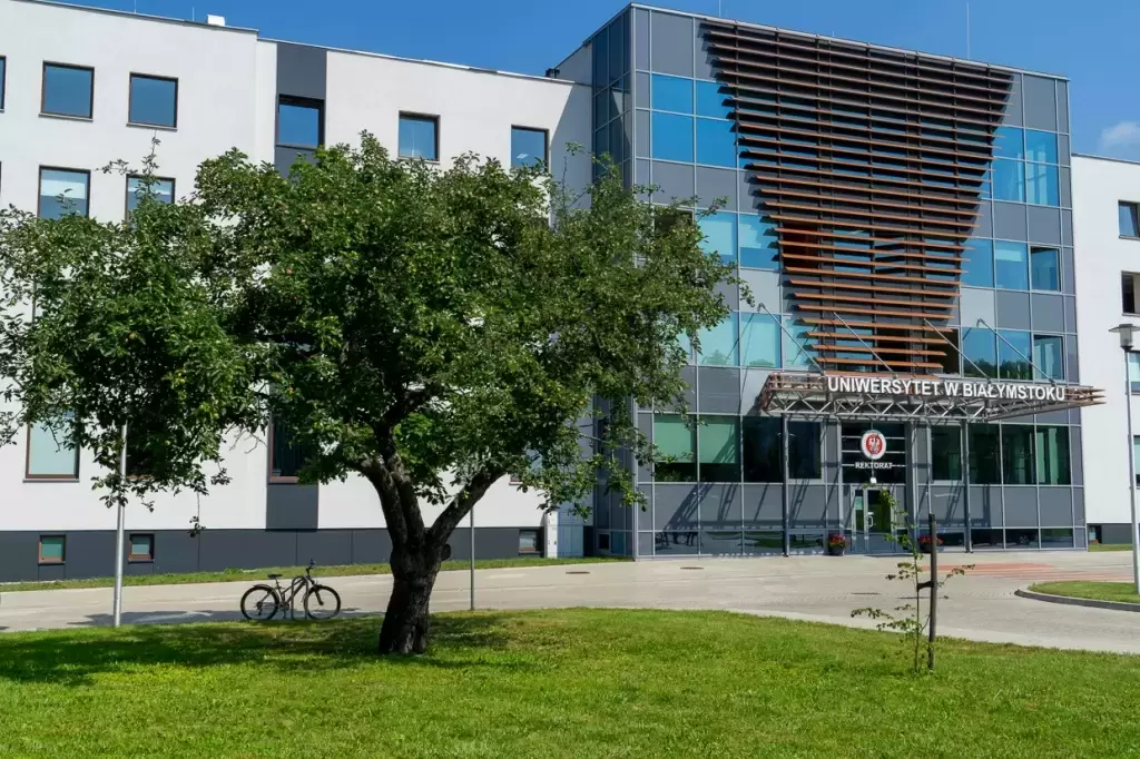 3. Uniwersytet w Białymstoku (UWB)