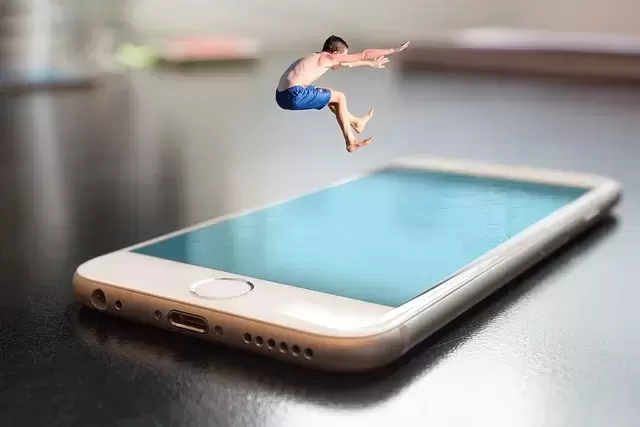 Zalany iPhone? Dowiedz się, jak zwiększyć szansę na uratowanie urządzenia