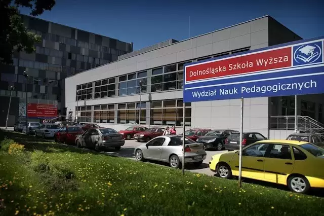 Kosmetologia na Uniwersytecie Dolnośląskim we Wrocławiu - zasady rekrutacji na 2023/2024