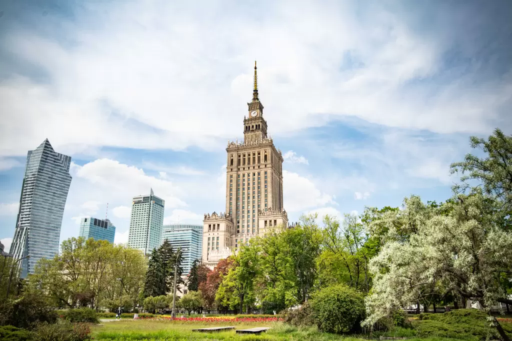 W kierunku dwuzawodowości. Innowacyjna oferta studiów we Wszechnicy Polskiej Akademii Nauk Stosowanych w Warszawie