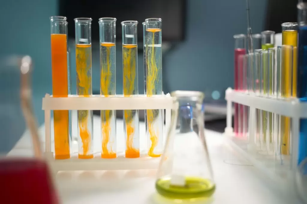 Odczynniki laboratoryjne – klucz do precyzyjnych badań