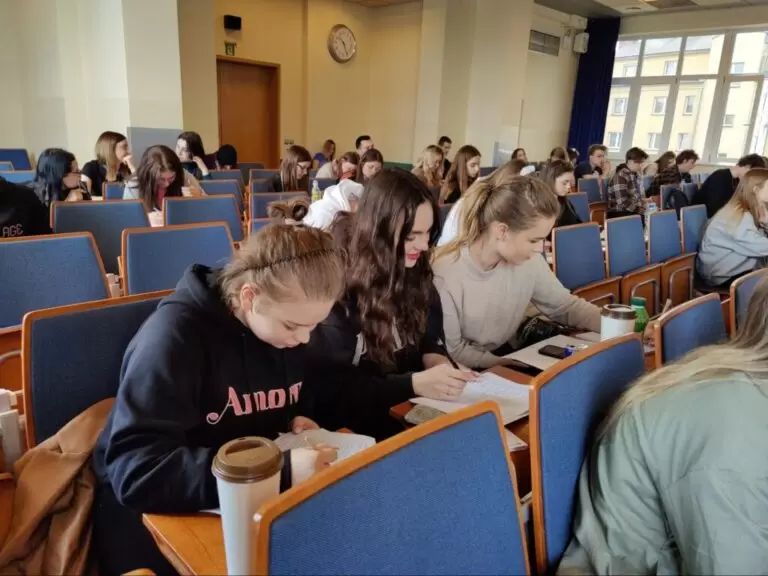 1. Fizyka to nie sucha teoria – zrozum, a nie zakuwaj