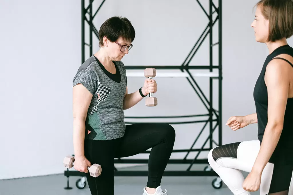 Trening medyczny – czym się różni od klasycznego treningu personalnego?