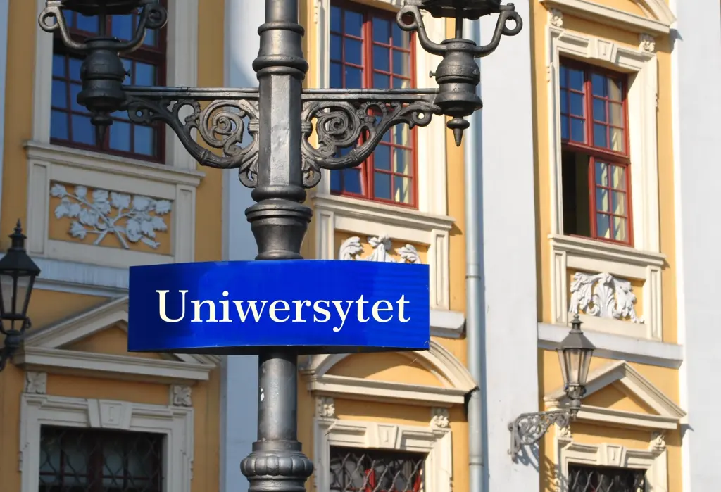 Mobilność i współpraca międzynarodowa – NAWA i Erasmus+