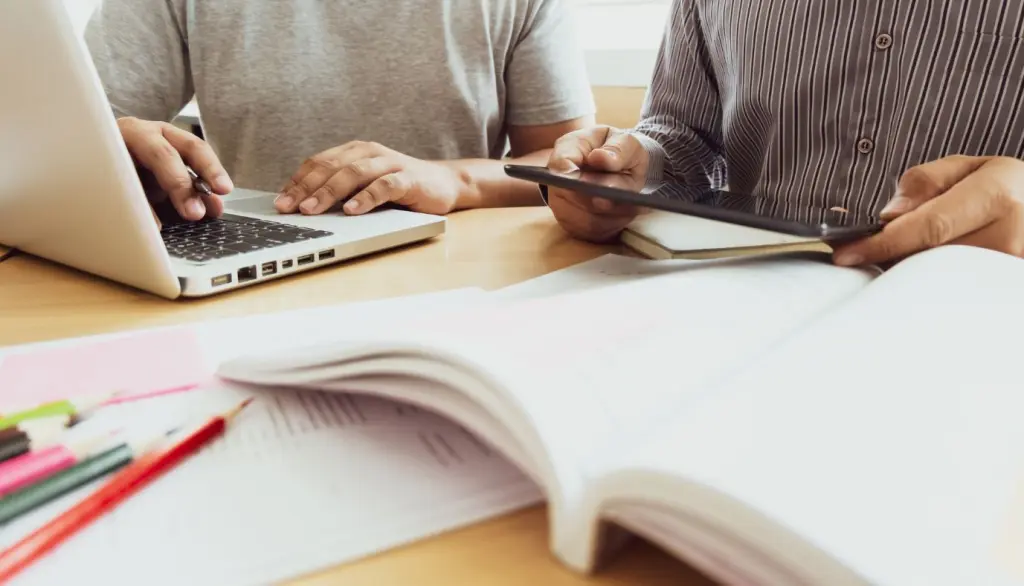 Jak mierzyć zaangażowanie użytkownika i zdecydować, kiedy przejść na wyższy poziom platformy e learningowej?