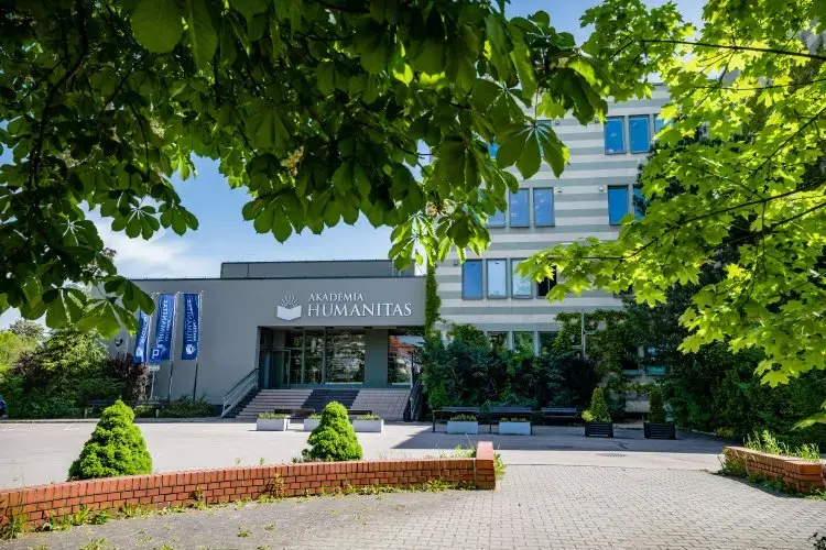 4. Akademia Humanitas