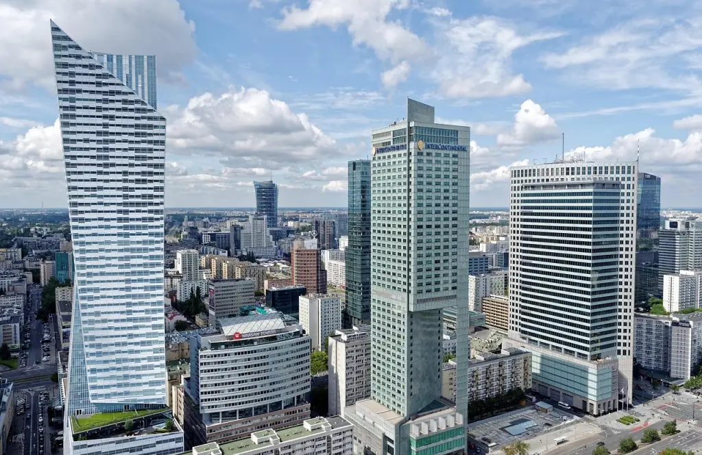 Gdzie w Warszawie można studiować na kierunku Finanse?