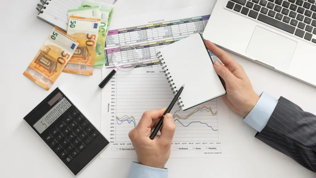 Ile kosztują studia na kierunku Finanse w Warszawie?