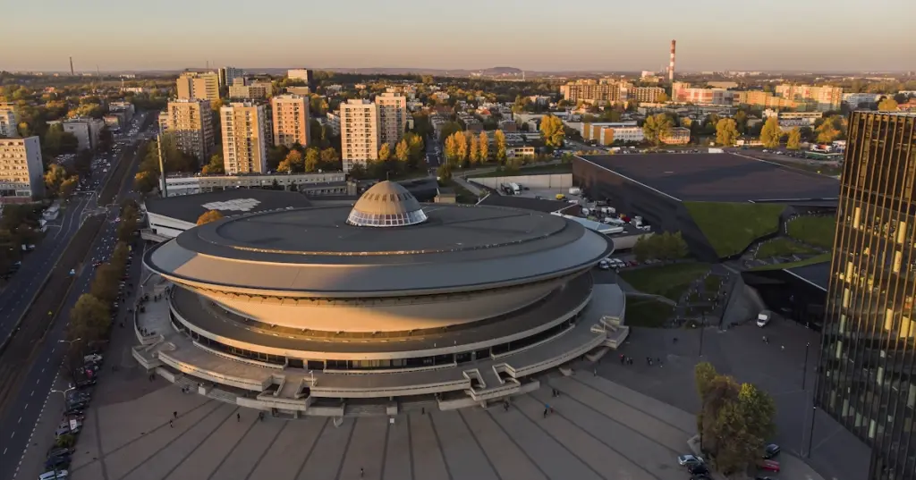 Co sprawdzić, analizując opinie o uczelniach w Katowicach