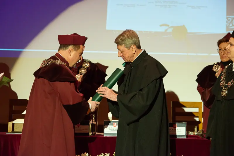 Uniwersytet Jana Długosza w Częstochowie świętuje naukę na najwyższym poziomie. Prof. Krzysztof Matyjaszewski doktorem honoris causa UJD