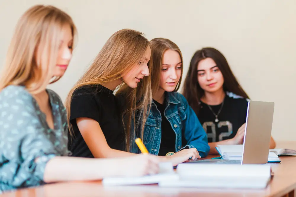 Studia w Krakowie 2025/2026 — które kierunki wybiera najwięcej kandydatów?