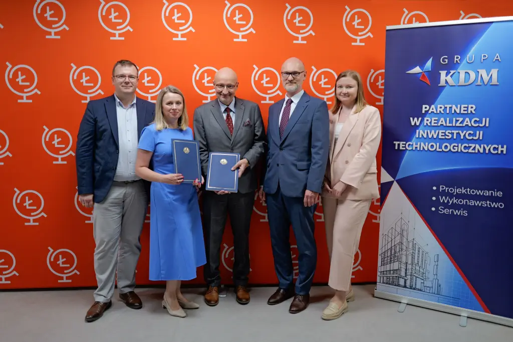 Uczelnia Łazarskiego podpisała umowę z Grupą KDM Sp. z o.o. na modernizację nowo zakupionego budynku biurowego przy ul. Jutrzenki w Warszawie