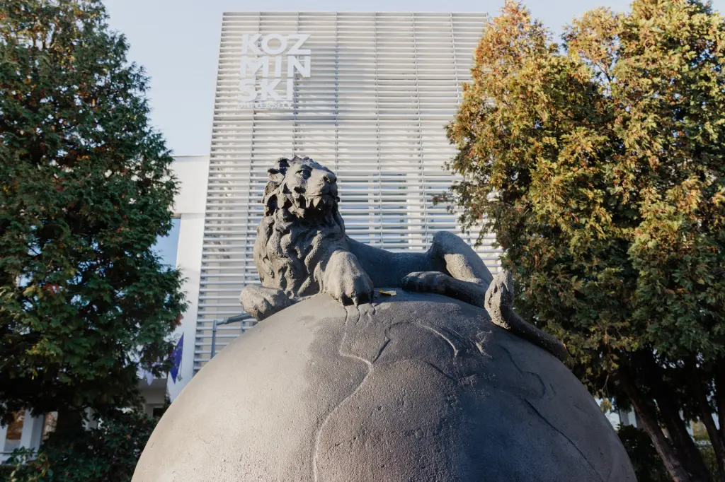 Ile AI, ile człowieka? Światowi eksperci o odpowiedzialnej współpracy ze sztuczną inteligencją