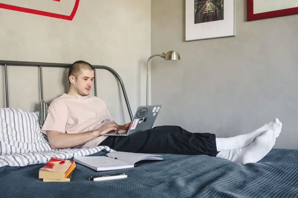 Kaucja, media i ukryte opłaty - ile naprawdę kosztuje mieszkanie dla studenta?