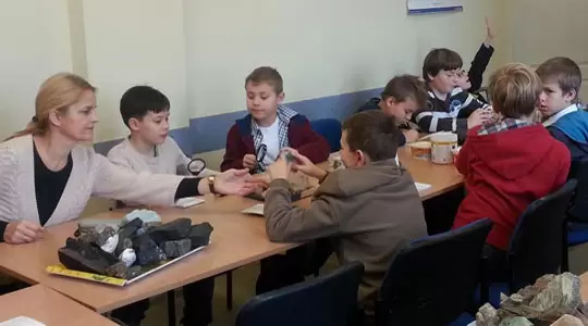 Nauka poprzez zabawę – „młodzi adepci” geologii