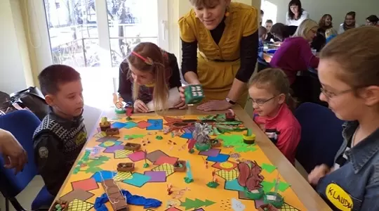 Studentki EPiWS UZZM organizują zajęcia praktyczne z dziećmi 