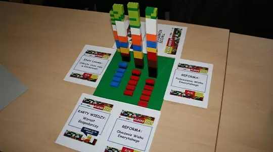 Nauka ekonomii za pomocą klocków Lego