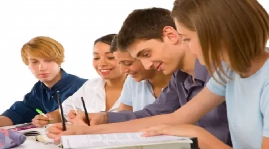 Pracę po studiach zapewnią nam... optymizm i wykształcenie 