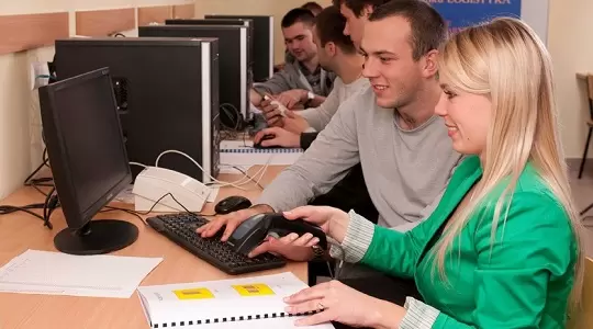 Uczelnia blisko życia 