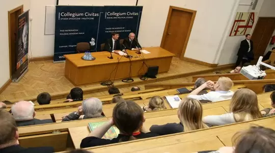 Zarządzanie wizerunkiem medialnym w Collegium Civitas    