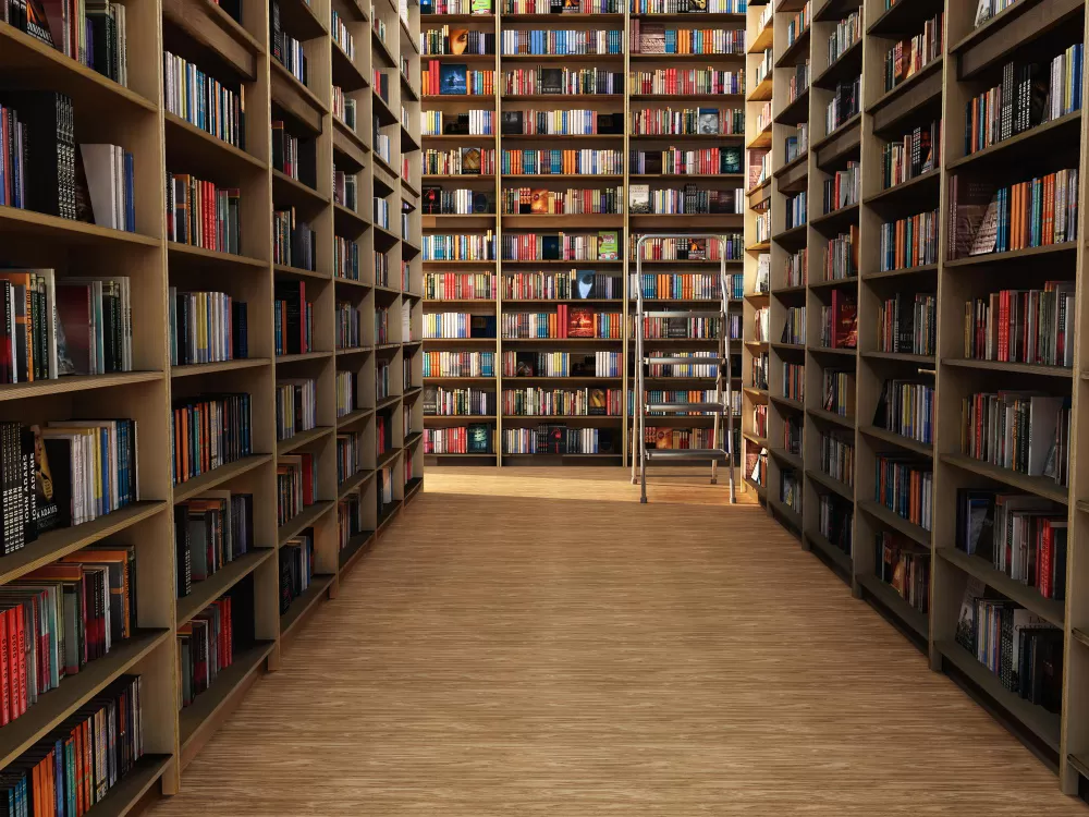 Czy uczelnia posiada własną bibliotekę i jaka jest jej jakość?