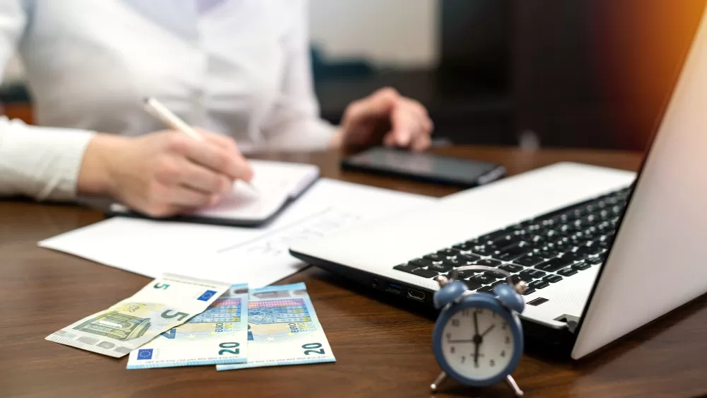 Jakie są dostępne stypendia i formy wsparcia finansowego na Wyższej Szkole Zarządzania i Psychologii (WSZiP) w Poznaniu?