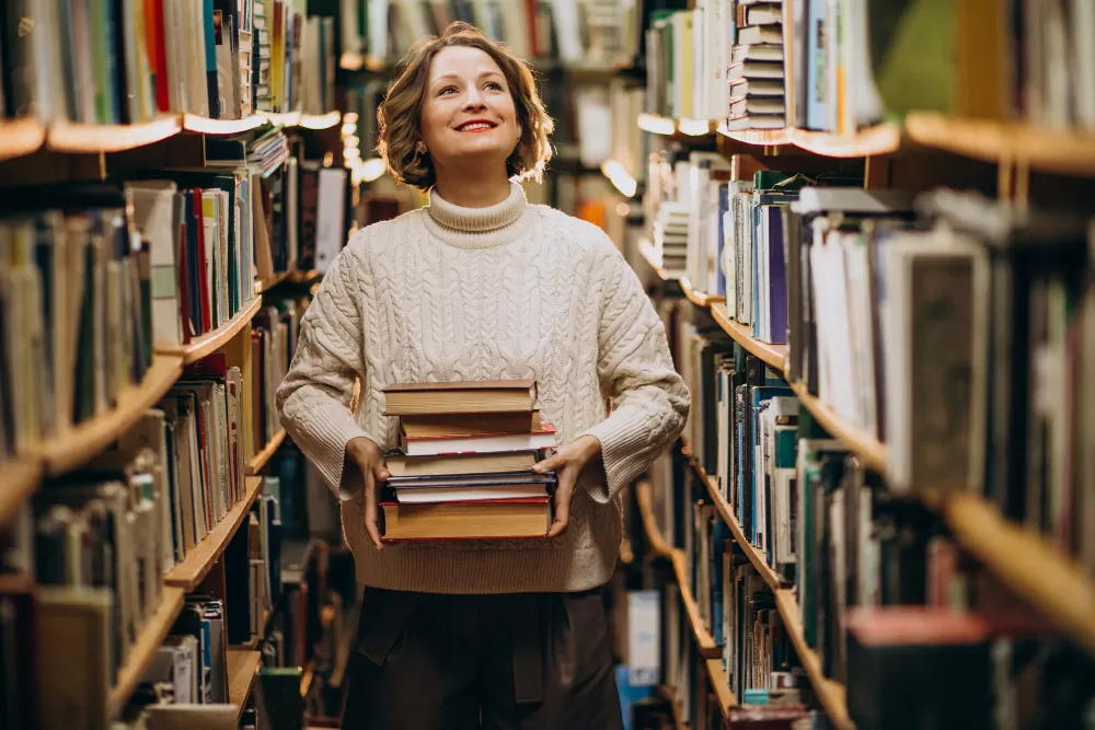 Czy uczelnia posiada własną bibliotekę i jaka jest jej jakość?
