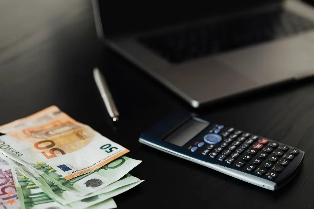 Jakie są dostępne stypendia i formy wsparcia finansowego na Akademii Nauk Stosowanych WSZiA w Opolu?