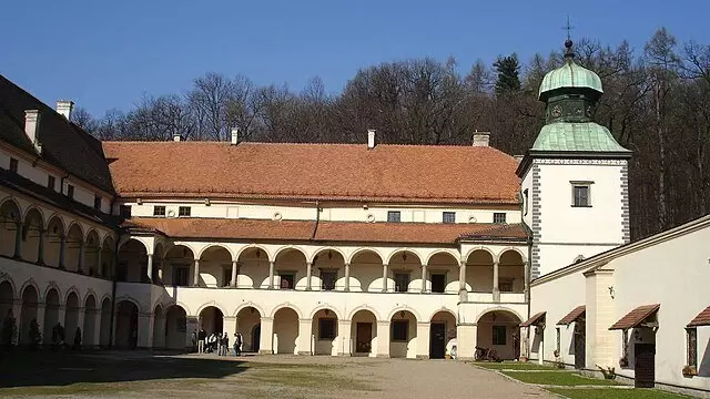 Zdjęcie uczelni - Wyższa Szkoła Turystyki i Ekologii (WSTE)