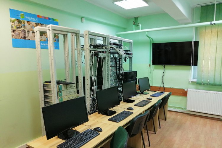 Galeria Wrocławska Wyższa Szkoła Informatyki Stosowanej HORYZONT