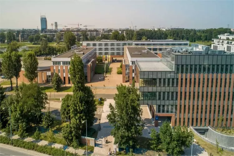 Uczelnie Warszawa