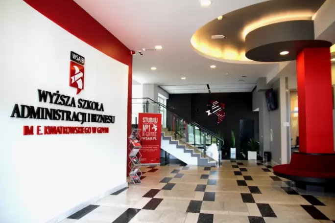 Zdjęcie uczelni - Wyższa Szkoła Administracji i Biznesu (WSAiB) im. Eugeniusza Kwiatkowskiego w Gdyni