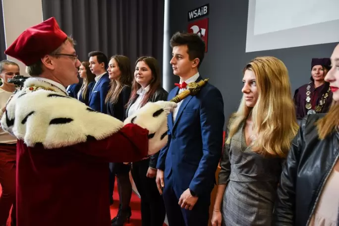 Zdjęcie uczelni - Wyższa Szkoła Administracji i Biznesu (WSAiB) im. Eugeniusza Kwiatkowskiego w Gdyni