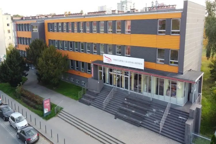Wrocławska Akademia Biznesu - Filia Akademii Techniczno-Artystycznej  - zdjęcie