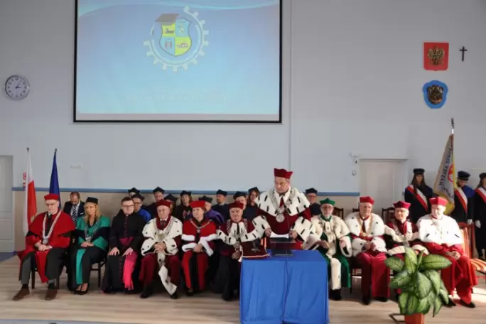 Zdjęcie uczelni - Państwowa Akademia Nauk Stosowanych im. Ignacego Mościckiego w Ciechanowie