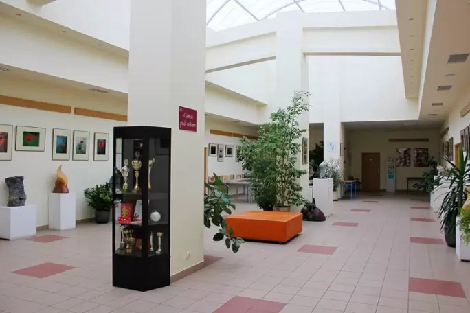 Zdjęcie uczelni - Europejska Uczelnia Społeczno-Techniczna im. Roberta Schumana w Radomiu