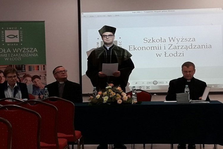 Administracja – Szkoła Wyższa Ekonomii i Zarządzania w Łodzi – rekrutacja – 2023/2024 rok