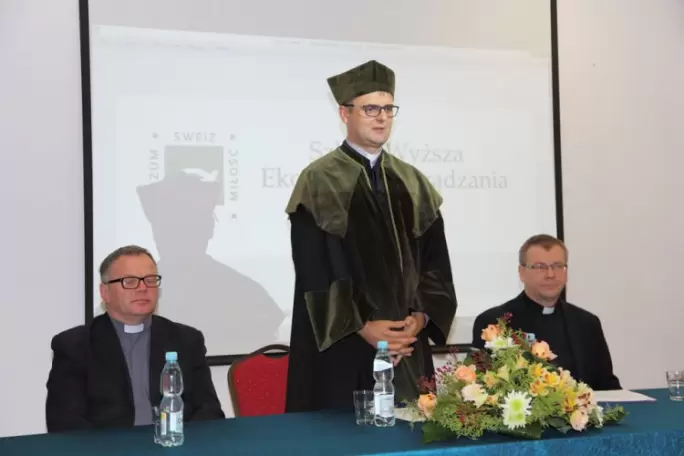 Zdjęcie uczelni - Szkoła Wyższa Ekonomii i Zarządzania w Łodzi (SWEiZ)